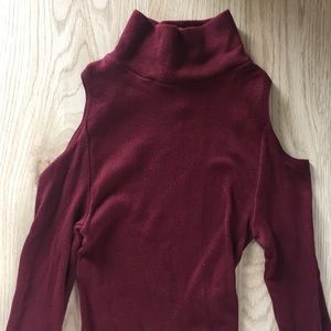 Bebe maroon turtleneck quarter sleeve shirt